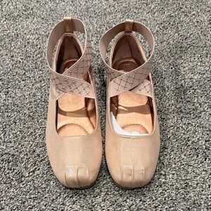 Kenneth Cole Ballet Flats